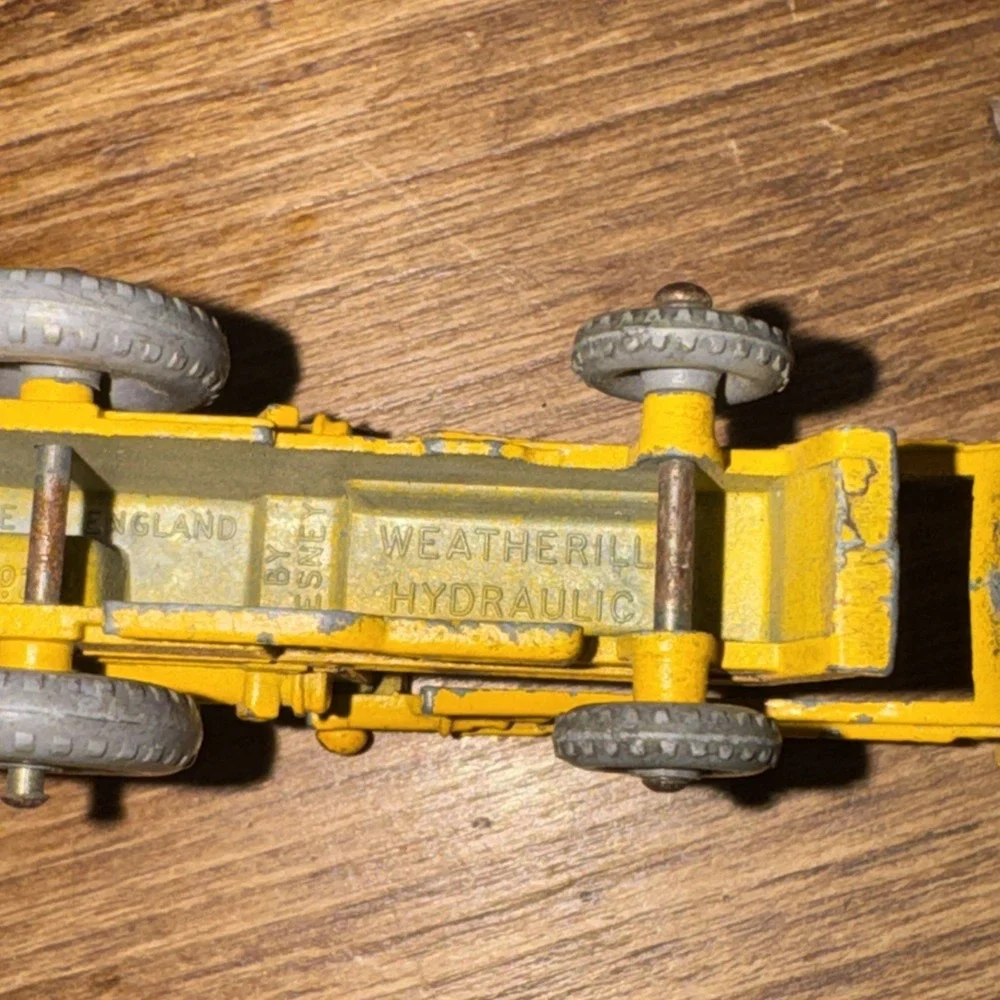 VINTAGE Moko Lesney Matchbox No 24 Weatherill Hydraulic